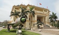 Museum bekas-bekas perang  tentang kemenangan "Hanoi- Dien Bien Phu di udara"