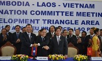  Konferensi Daerah Segi Tiga  Perkembangan Kamboja-Laos-Vietnam