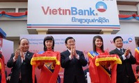  Vietinbank-teman seperjalanan dari badan-badan usaha Vietnam dan Laos