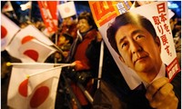 Kabinet  baru Jepang menghadapi kesulitan-kesulitan tentang ekonomi dan hubungan luar negeri 