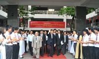 Presiden VN Truong Tan Sang  melakukan ceramah  di depan mahasiswa kota Da Nang