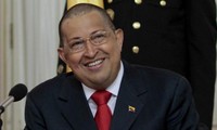 Mahkamah Keadilan Venezuela  mengizinkan Presiden Hugo Chavez menunda pelantikan