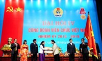Pembukaan Kongres  IV  Serikat Buruh  Pegawai Negeri Vietnam 