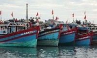 Provinsi Quang Ngai memperkenalkan  Undang-Undang tentang Kelautan Vietnam  kepada kaum nelayan.