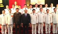 Deputy PM Vietnam Nguyen Xuan Phuc bekerja dengan Direktorat Jenderal Keamanan Publik II