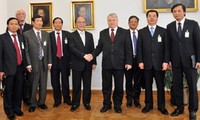 Hasil menonjol dari  kunjungan Ketua MN Vietnam Nguyen Sinh Hung di Eropa  