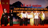 Peringatan Ult-50 didirikannya kabupaten Anh Son, propinsi Nghe An