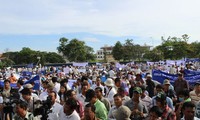 Rakyat Kamboja memprotes faksi oposisi yang memutarbalikkan sejarah