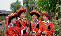 Perkampungan Budaya dan Wisata Etnis-Etnis  Vietnam  menghadiri Pesta di London-Kerajaan Inggeris