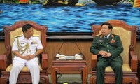 Menhan Vietnam menerima Panglima Angkatan Laut Kerajaan Brunei Darussalam