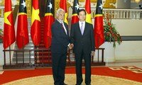 PM VN Nguyen Tan Dung melakukan pembicaraan dengan PM Timor Leste 