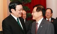 Presiden Truong Tan Sang menerima delegasi Jepang yang menghadiri Forum ekonomi tingkat tinggi Vietnam-Jepang