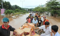 Mengatasi akibat banjir di Vietnam Tengah