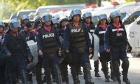 Thailand: Polisi menggunakan gas air mata untuk menyita satu tempat terjadinya demonstrasi