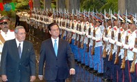   PM Vietnam, Nguyen Tan Dung dan Ketua Dewan Negara,Dewan Menteri Republik Kuba, Raul Castro Ruz