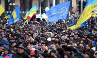 Rusia mendesak Ukraina  supaya menghentikan segera oprasi militer dan memulai dialog nasional