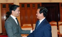 PM Vietnam,Nguyen Tan Dung menerima Direktur Eksekutif Forum Ekonomi Dunia