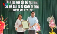 Prersiden Vietnam, Truong Tan Sang mengirim piagam pujian kepada tiga orang guru