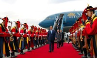 PM Vietnam, Nguyen Tan Dung tiba di kota Busan, Republik Korea