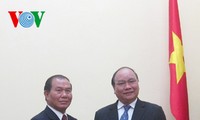Deputi PM Vietnam, Nguyen Xuan Phuc menerima Menteri Dalam Negeri Laos
