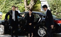 Seorang Menteri Jepang melakukan kunjungan di Kul Yasukuni