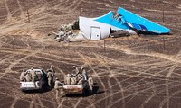 Gambar satelit membantah hepotesa pesawat terbang ini ditembak jatuh oleh rudal