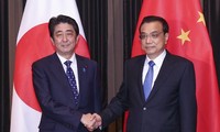 Perdana Menteri Tiongkok dan Jepang melakukan pembicaraan di Malaysia
