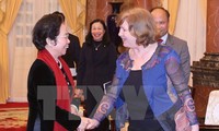 Wapres Vietnam, Nguyen Thi Doan menerima Ketua Kelompok Legislator Persahabatan Perancis-Vietnam