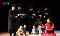 Acara pertunjukan boneka tali : "Mliwis terkena racun” dan kerjasama panggung Vietnam- Jepang