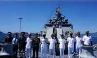 Kapal Angkatan Laut  India melakukan kunjungan persahabatan resmi di Vietnam