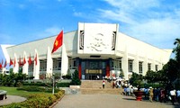 Museum Ho Chi Minh- Alamat yang menitipkan benda-benda  tentang Presiden Ho Chi Minh 
