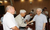 Sekretariat melakukan pertemuan dengan pejabat senior pensiun daerah Vietnam Selatan