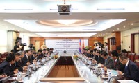Memperkuat kerjasama di bidang perposan dan telekomunikasi antara VN dan Kamboja