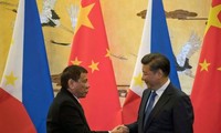 Presiden Tiongkok, Xi Jinping bertemu dengan Presiden Filipina, Rodrigo Duterte