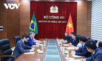 Le ministre de la Sécurité publique Luong Tam Quang reçoit l'ambassadeur du Brésil au Vietnam