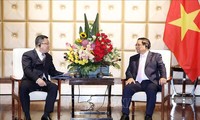 Pham Minh Chinh rencontre les dirigeants de grandes entreprises chinoises à Dalian