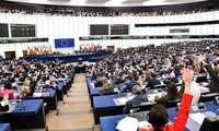 Le Parlement européen renforce son soutien à l'Ukraine