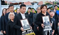 Les Vietnamiens rendent hommage à Nguyên Phu Trong