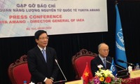 Глава МАГАТЭ встретился с журналистами Вьетнама