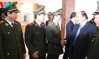 Вице-премьер СРВ Нгуен Суан Фук поздравил бойцов Главного управления безопасности-2 с Тэтом
