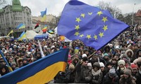 ЕС ищет меры наказания, оказывая финансовую помощь Украине