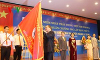 Вице-премьер СРВ принял участие в церемонии вручения ордена Независимости
