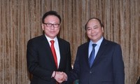 Вице-премьер СРВ Нгуен Суан Фук принял почетного генконсула Вьетнама в Республике Корея