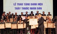 Президент СРВ принял участие во встрече, посвящённой Дню вьетнамского врача