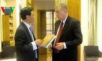 Спикер Сената Австралии высоко оценил сотрудничество между парламентами Вьетнама и Австралии