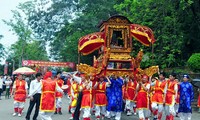 В провинции Футхо прошла церемония шествия с троном королей Хунгов