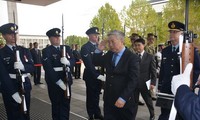 Вьетнам и Австралия сотрудничают в ликвидации последствий оставленных войной бомб и мин