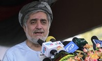 Экс-глава МИД Абдулла пока лидирует на выборах президента Афганистана