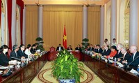 Президент и премьер-министр Вьетнама приняли министра торговли США
