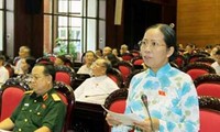 Вьетнамские депутаты обсудили внесение поправок в документ о вынесении вотума доверия
